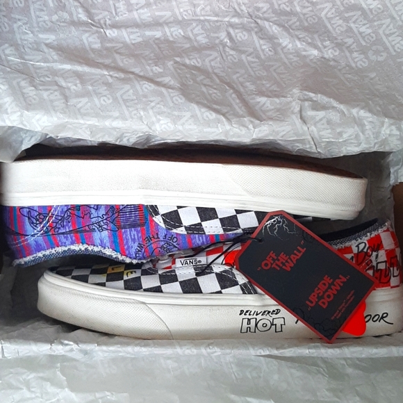 Vans X Stranger Things "Sufer Boy" Authentic *NWT* - Picture 9 of 16